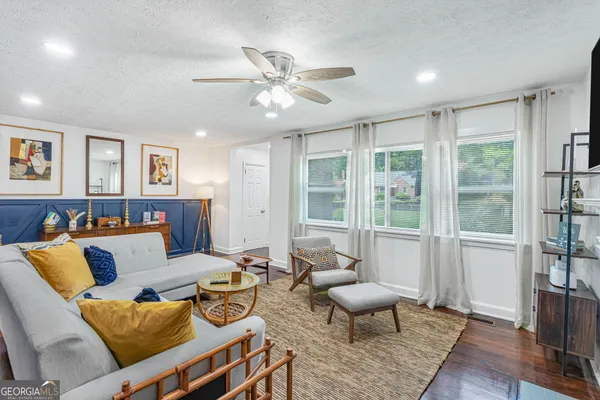 $3,200 | 2100 Cascade Road, Atlanta, GA 30311