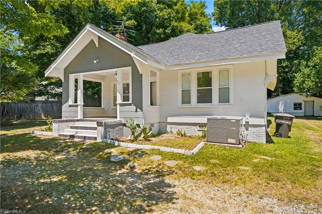 844 Cummins Street High Point, NC 27262 - Photo 4 of 28