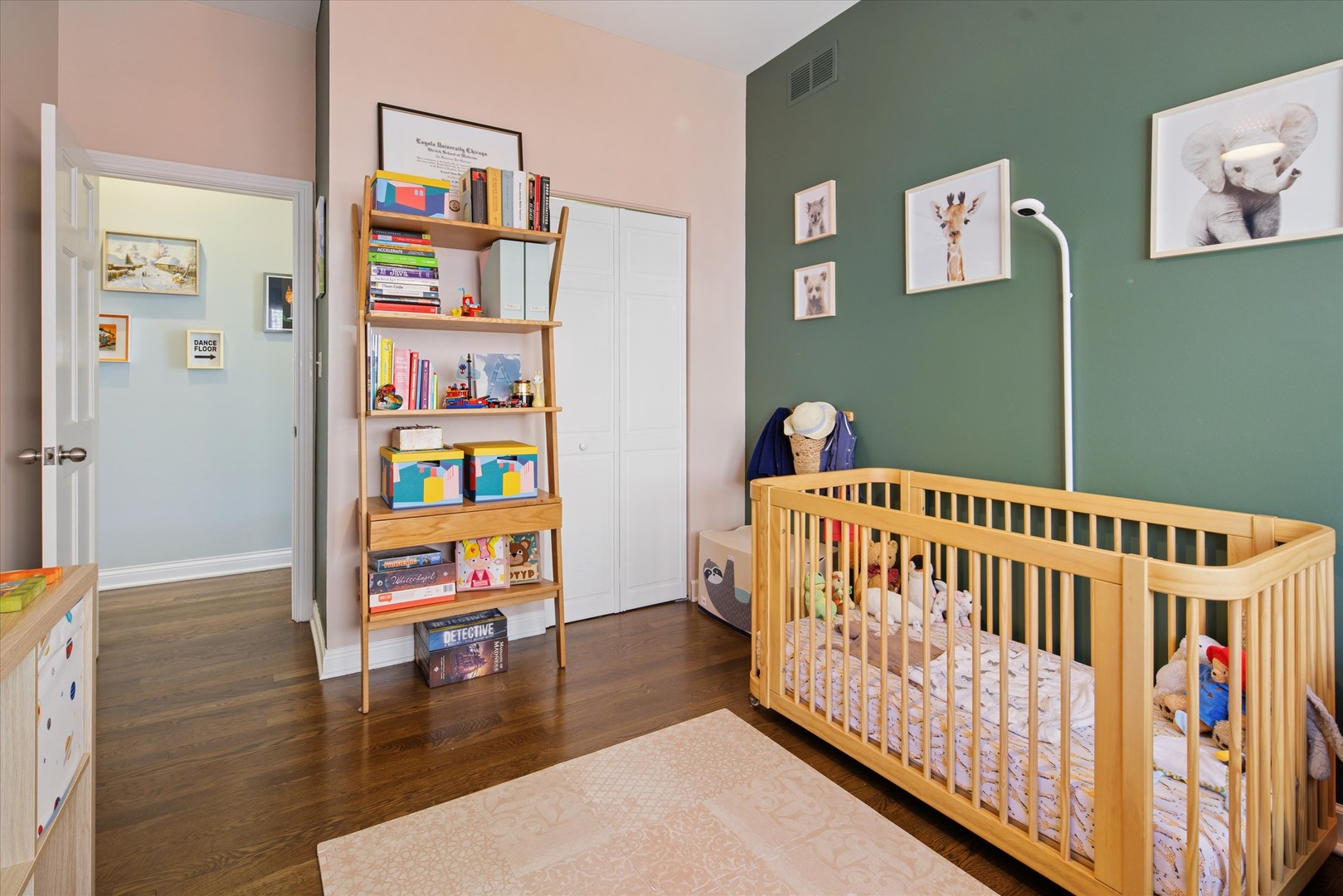 2024 West Iowa Street, Unit 3B Chicago, IL 60622 - Photo 21 of 29