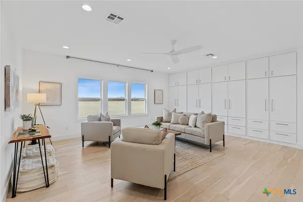 $1,295,000 | 477 Willow Moon Ranch Road, Crawford, TX 76638