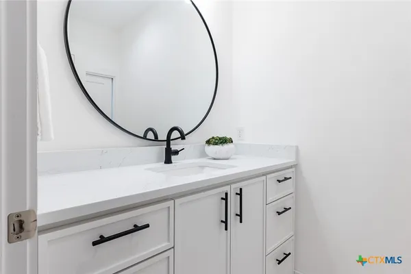 $1,295,000 | 477 Willow Moon Ranch Road, Crawford, TX 76638