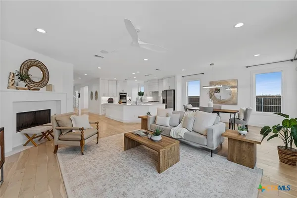 $1,295,000 | 477 Willow Moon Ranch Road, Crawford, TX 76638