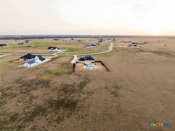 $1,295,000 | 477 Willow Moon Ranch Road, Crawford, TX 76638
