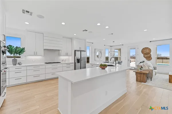 $1,295,000 | 477 Willow Moon Ranch Road, Crawford, TX 76638