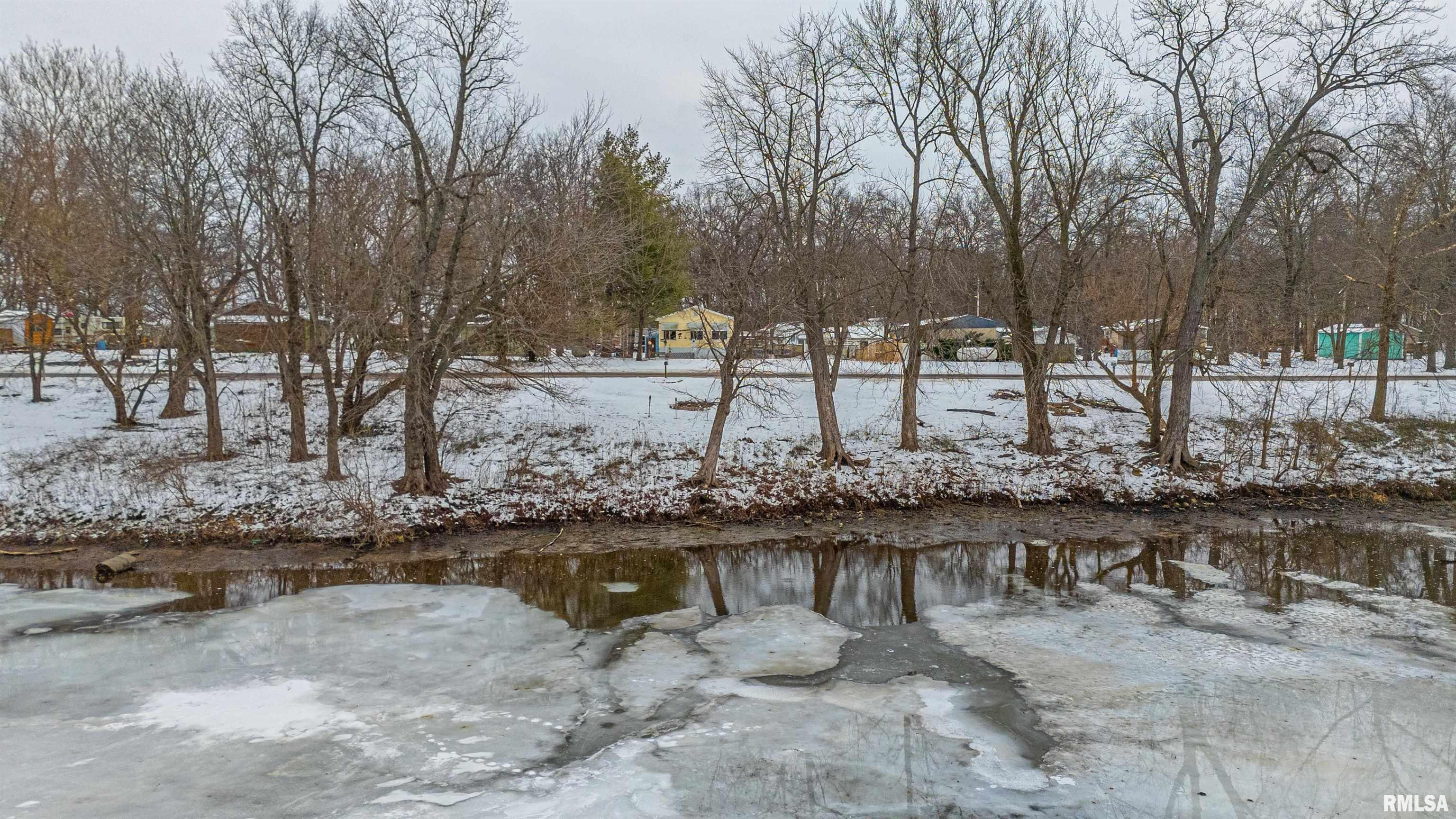 5567 Patterson Bay Road Bath, IL 62617 - Photo 2 of 30