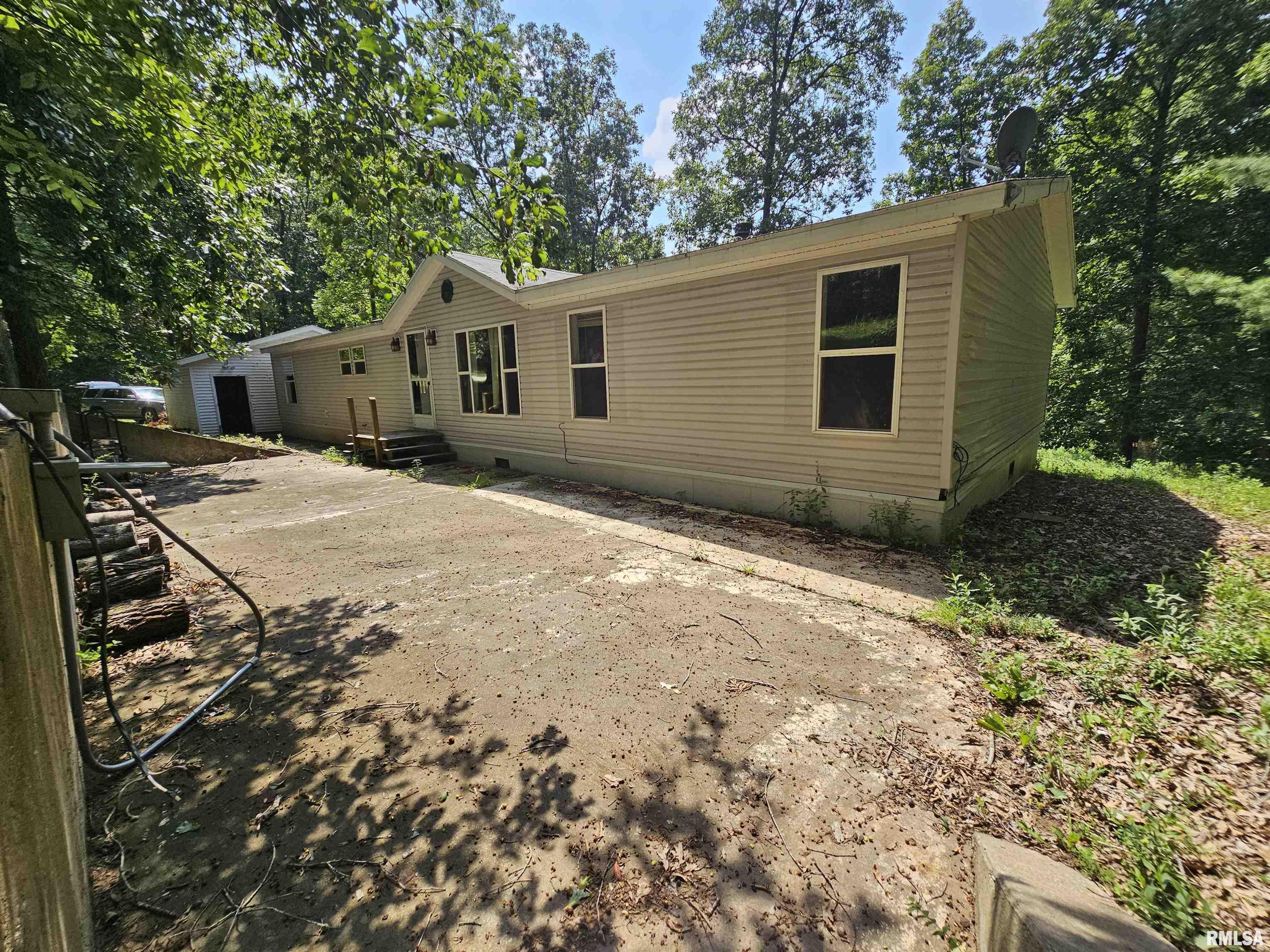1119 Firecracker Road Jacksonville, IL 62650 - Photo 1 of 48