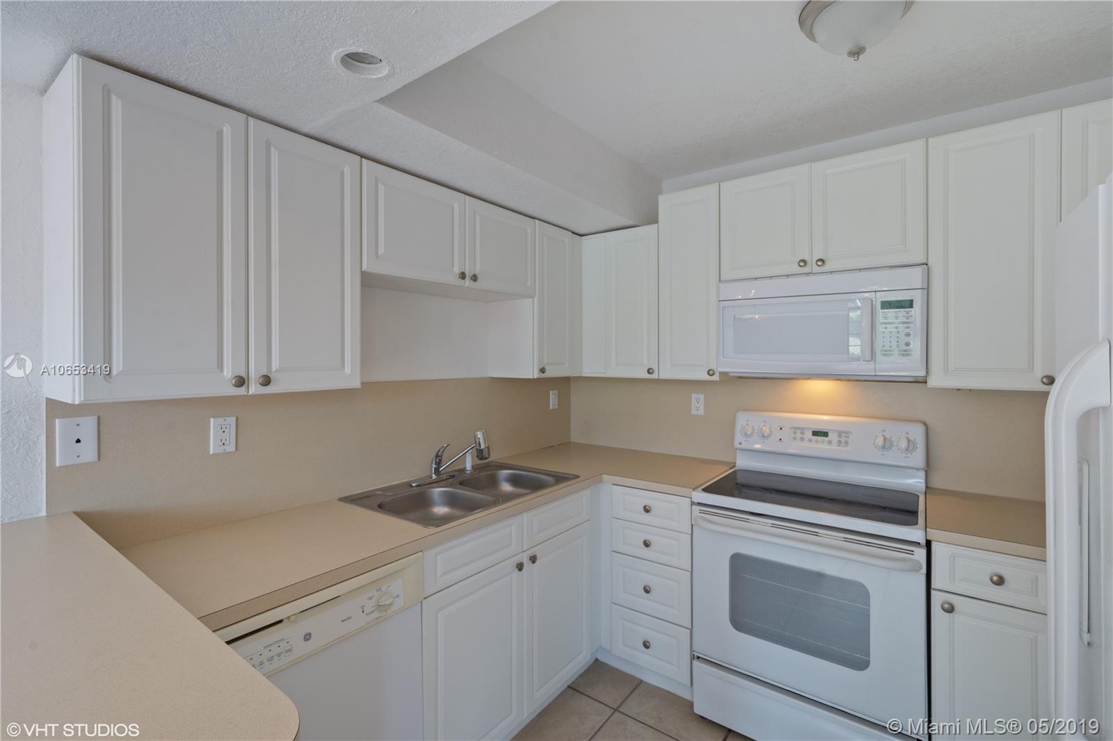8195 Thames Boulevard, Unit D Boca Raton, FL 33433 - Photo 4 of 14