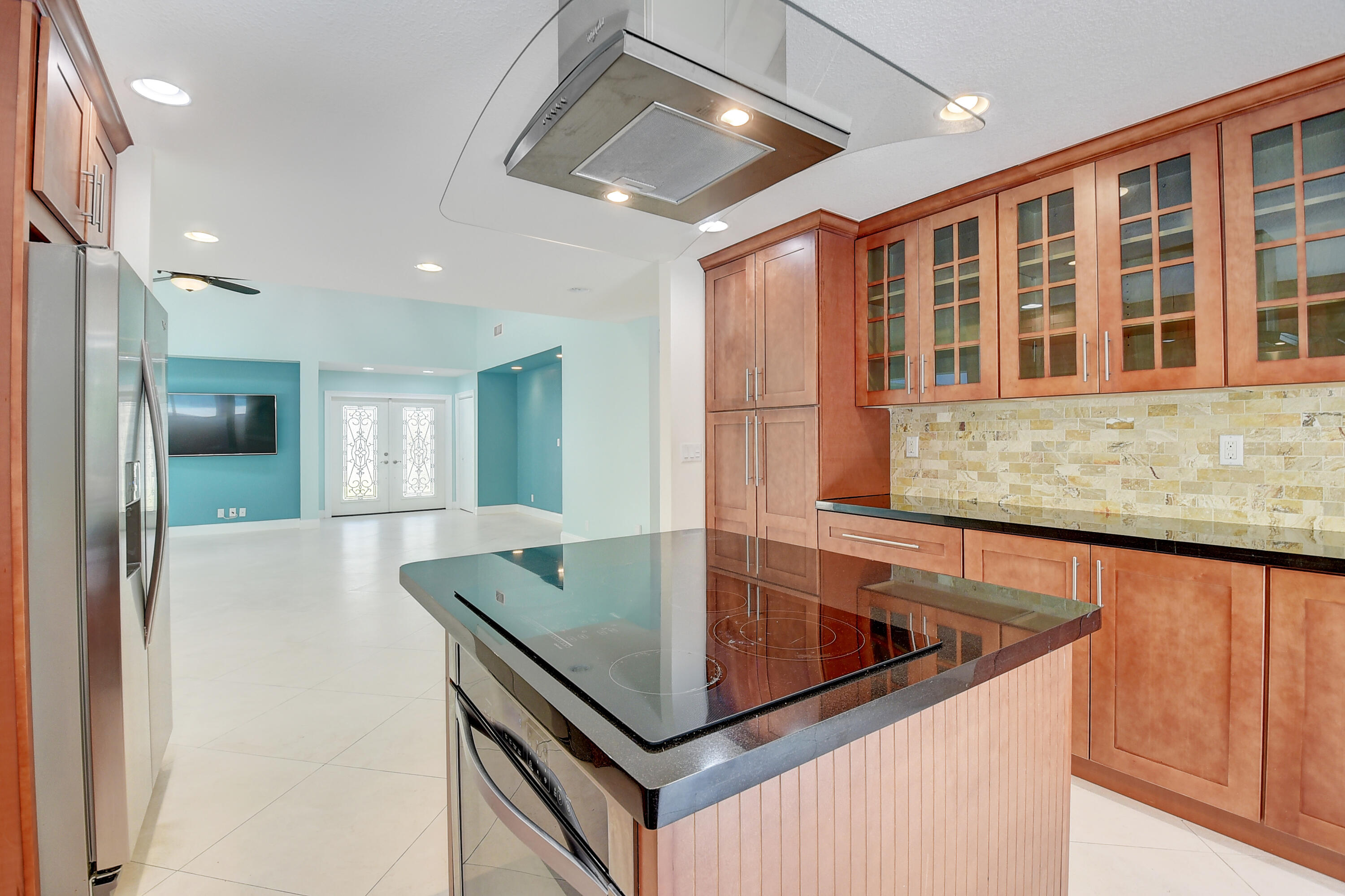 824 Foxpointe Circle Delray Beach, FL 33445 - Photo 12 of 36 Kitchen View 5