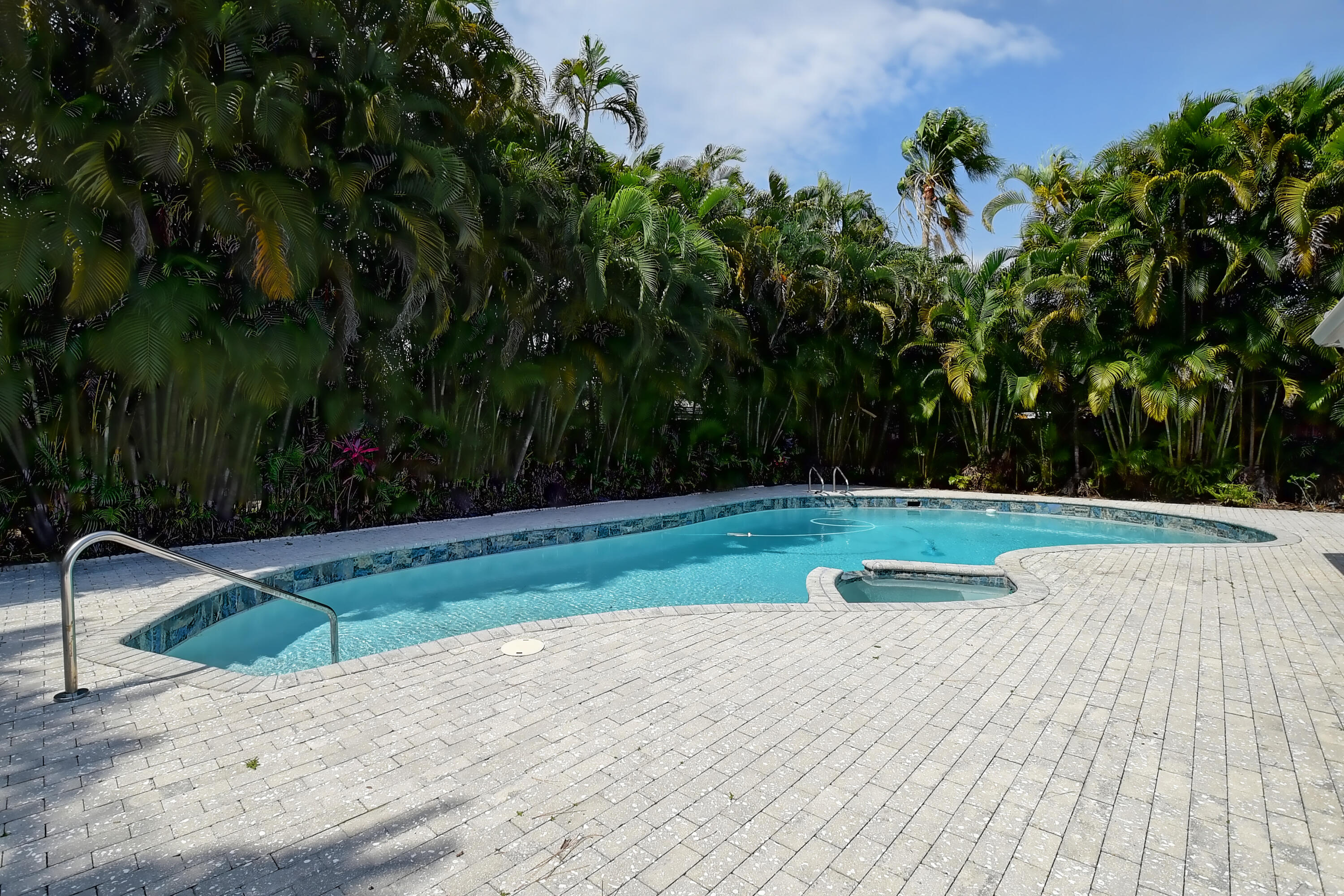 824 Foxpointe Circle Delray Beach, FL 33445 - Photo 26 of 36 Pool/Patio View 3
