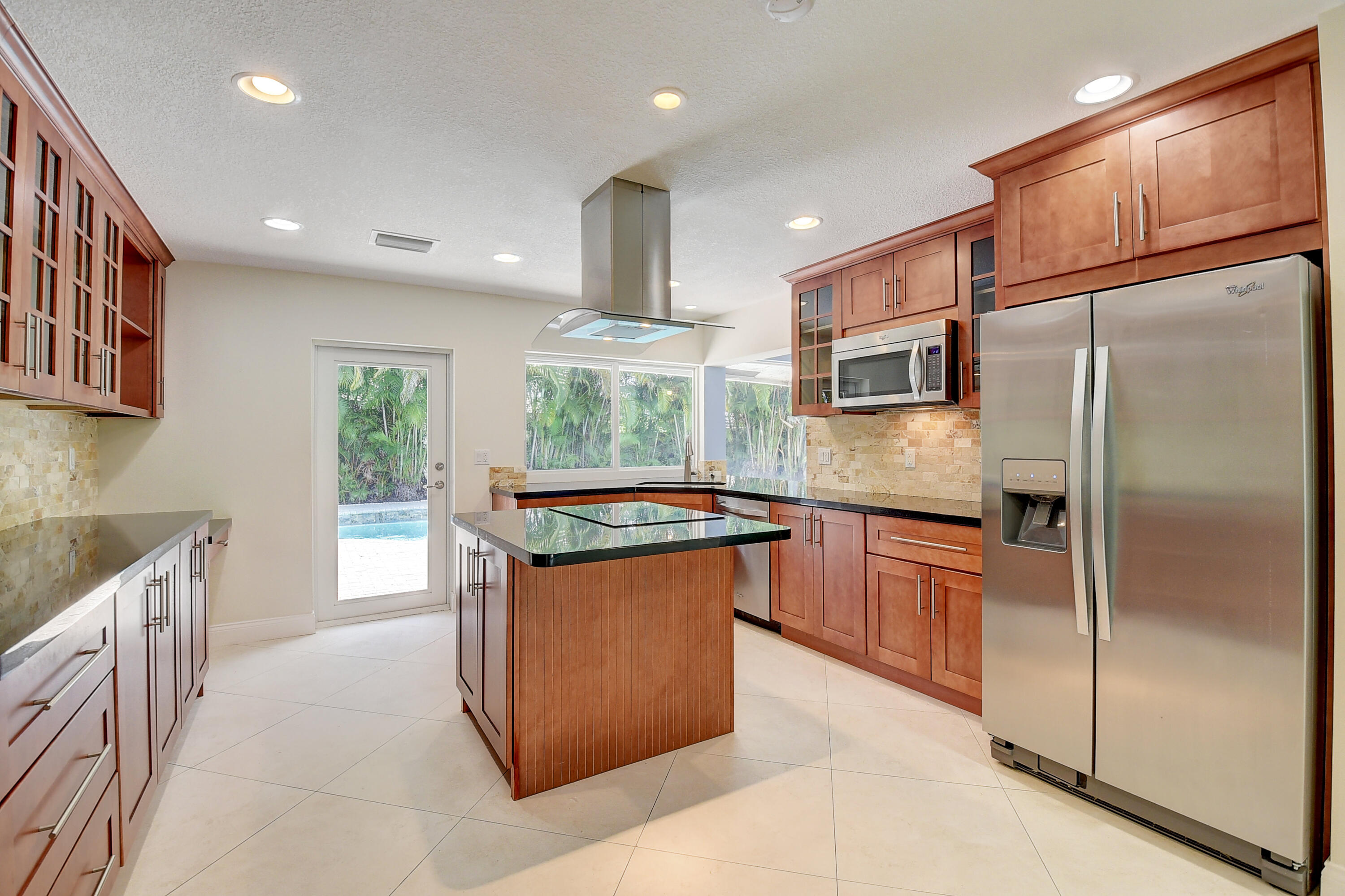 824 Foxpointe Circle Delray Beach, FL 33445 - Photo 9 of 36 Kitchen View 2