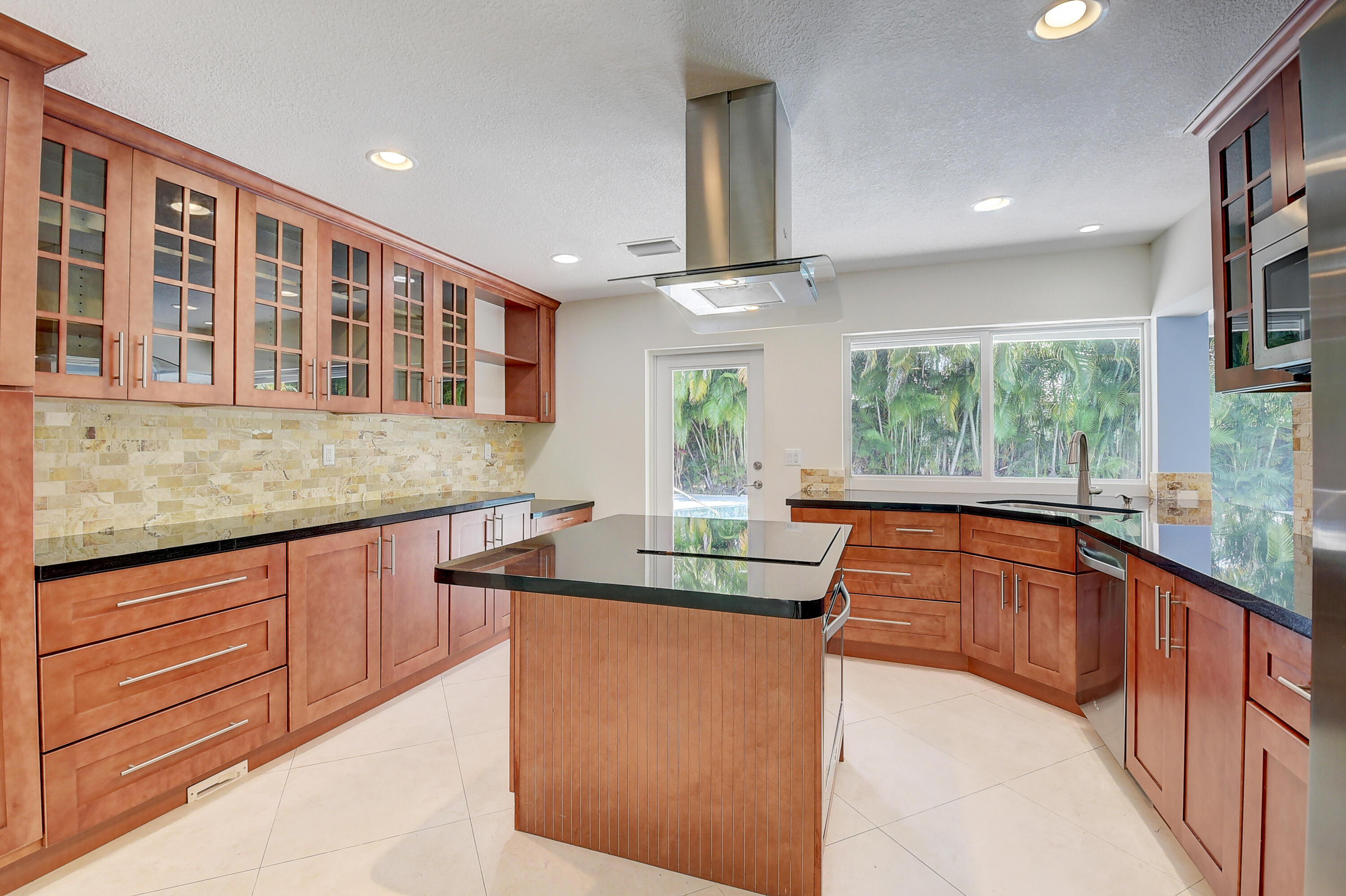 824 Foxpointe Circle Delray Beach, FL 33445 - Photo 10 of 36 Kitchen View 3