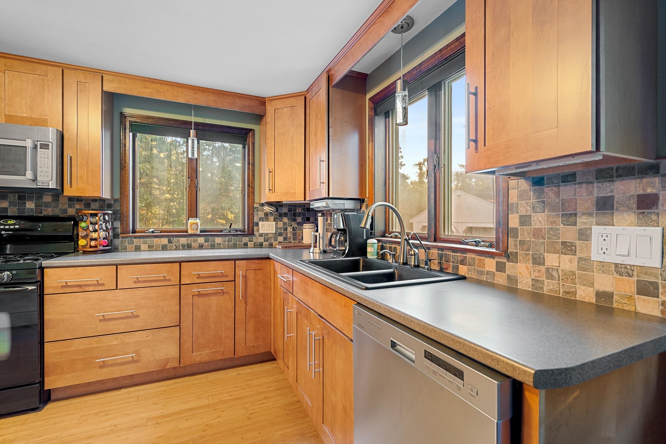 72 West Hollis Road Hollis, NH 03049 - Photo 7 of 25