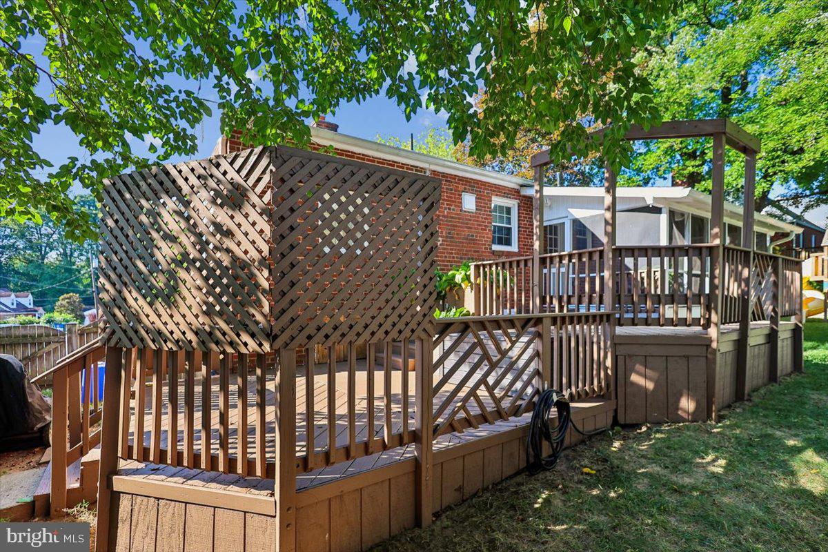 1501 Crest Road Silver Spring, MD 20902 - Photo 40 of 50 Rear Elevation