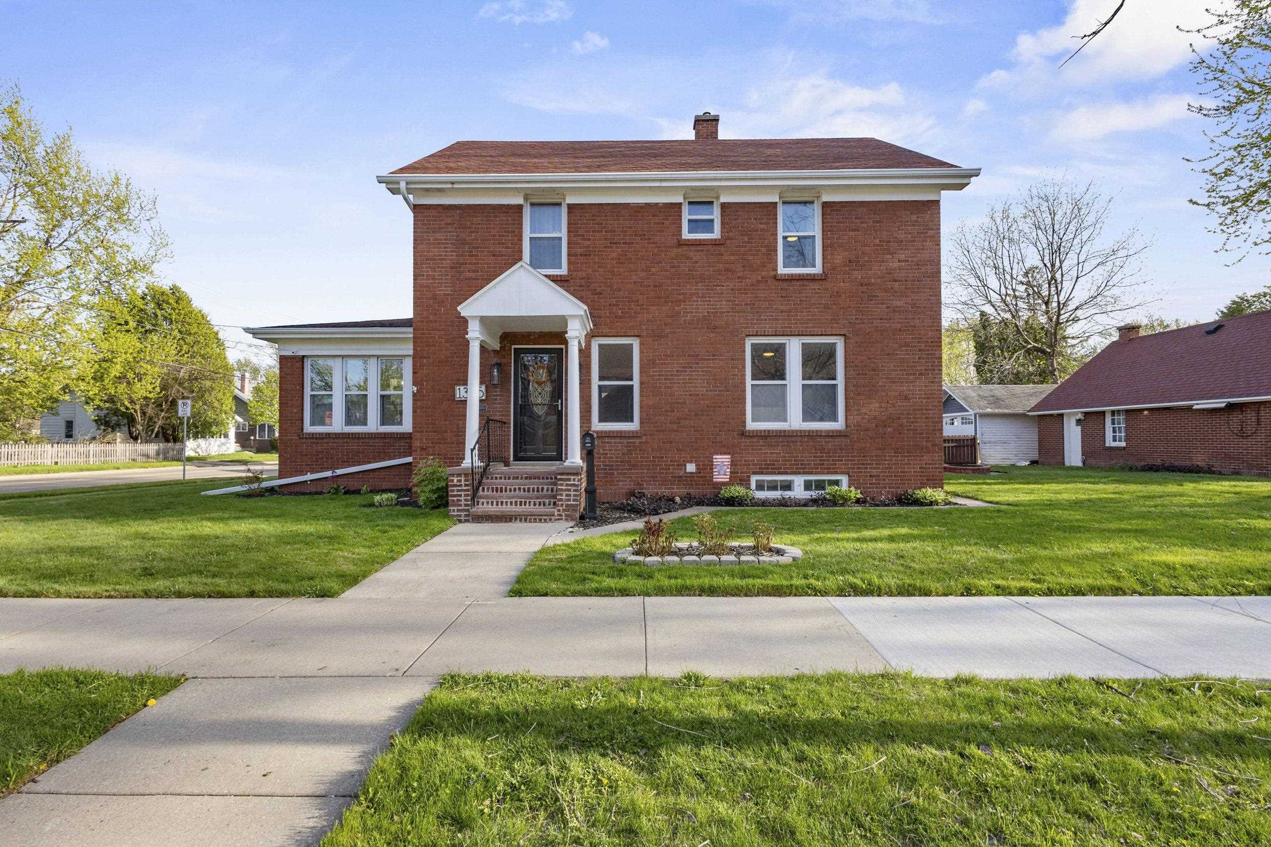 1305 West Lawrence Street Appleton, WI 54914 - Photo 4 of 66