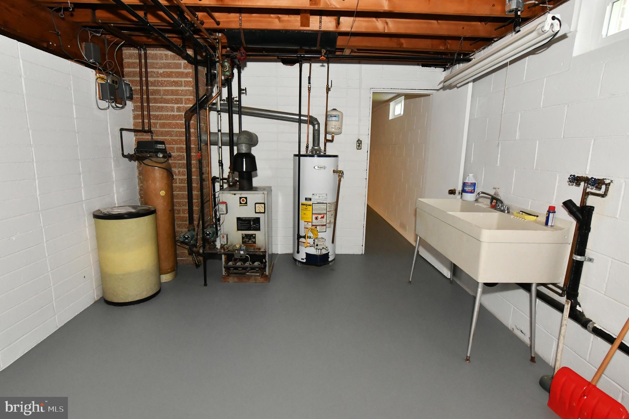 437 Beechcroft Road Winchester, VA 22601 - Photo 45 of 52 a utility room with dryer and washer
