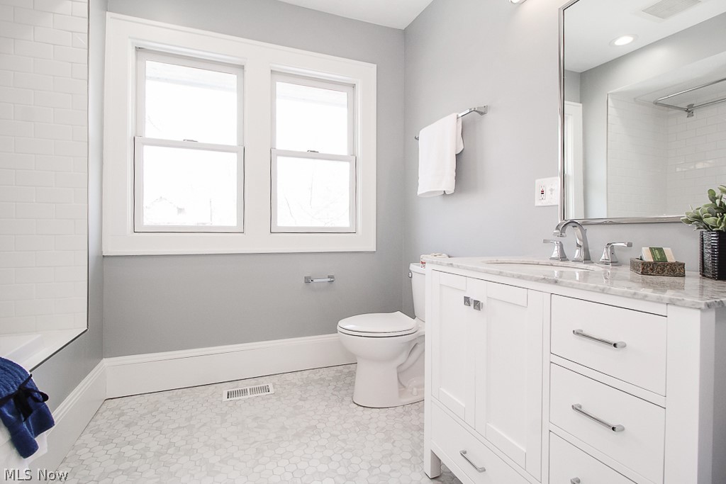 2826 Coleridge Road Cleveland, OH 44118 - Photo 18 of 35
