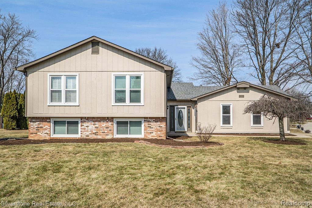 804 Dickson Lane Rochester Hills, MI 48307 - Photo 2 of 24