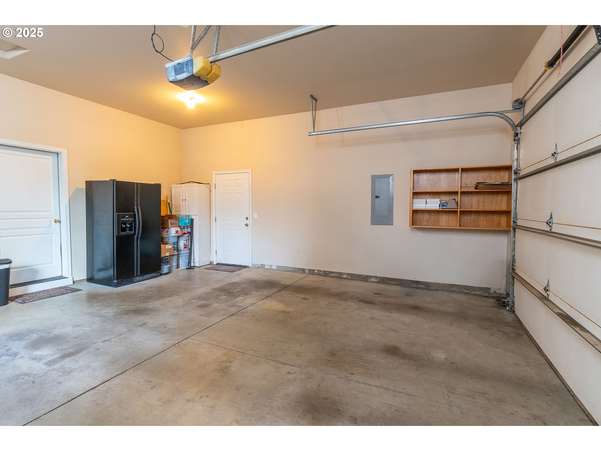 7986 Little Falls Court Redmond, OR 97756 - Photo 17 of 32 a view of a livingroom with a furniture