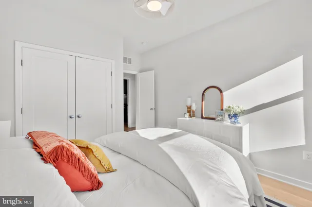 $989,000 | 22962 Sullivans Cove Square, Brambleton, VA 20148