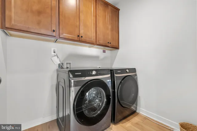 $989,000 | 22962 Sullivans Cove Square, Brambleton, VA 20148