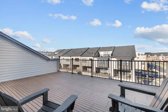 $989,000 | 22962 Sullivans Cove Square, Brambleton, VA 20148