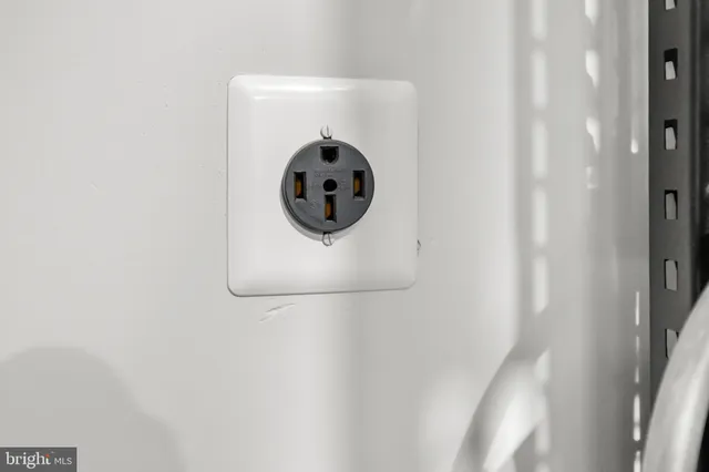 $989,000 | 22962 Sullivans Cove Square, Brambleton, VA 20148