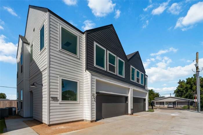 4710 Mallow Street, Unit B Houston, TX 77033 - Photo 1 of 24
