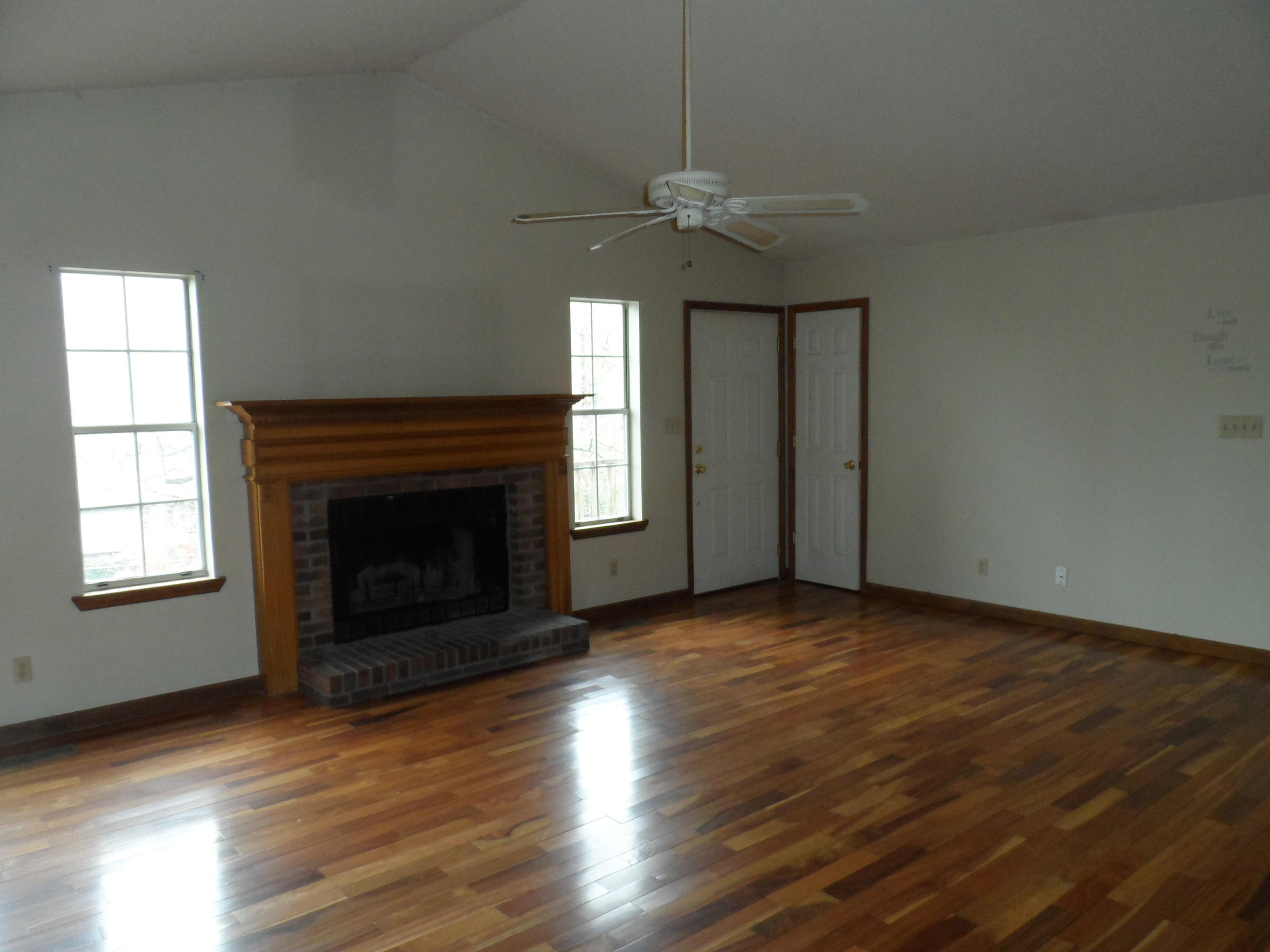 8821 Hidden Branches Road Harrison, TN 37341 - Photo 2 of 24 Great room