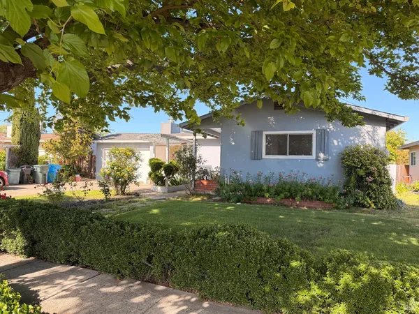 $800,000 | 1386 Joyce Street, Novato, CA 94947