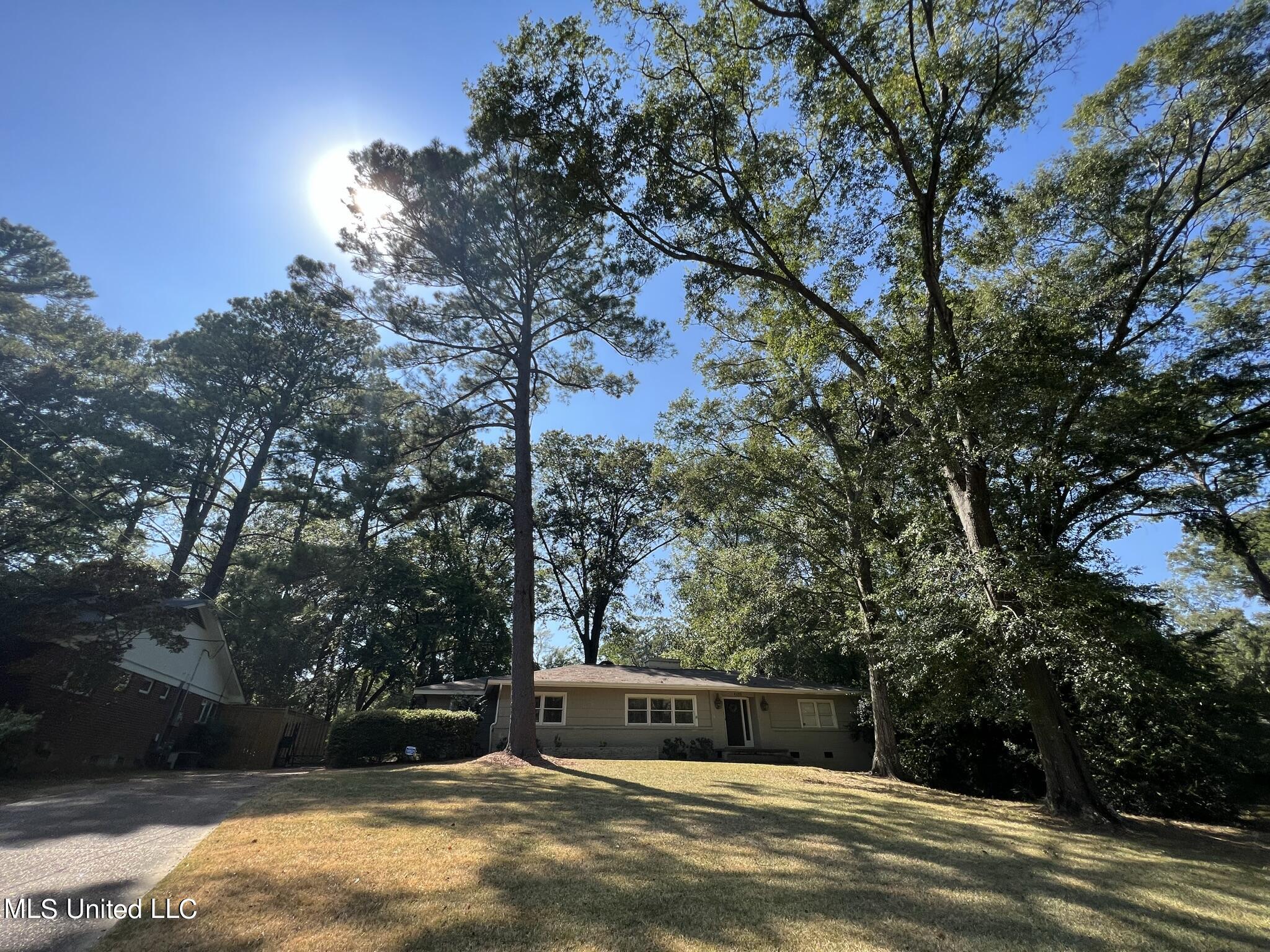 4133 Navajo Road Jackson, MS 39211 - Photo 3 of 29 IMG_2719