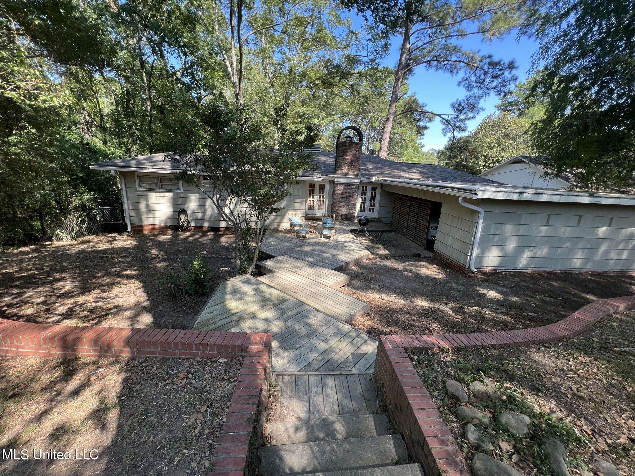 4133 Navajo Road Jackson, MS 39211 - Photo 7 of 29 IMG_2742