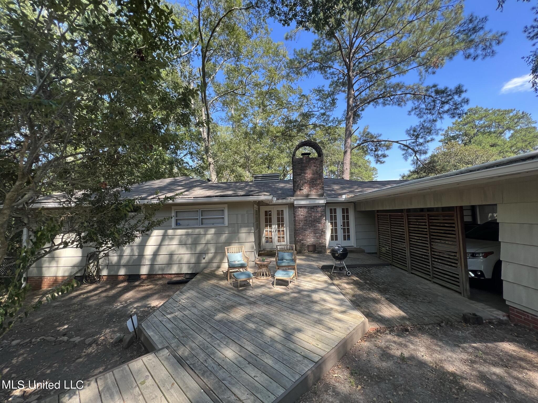 4133 Navajo Road Jackson, MS 39211 - Photo 8 of 29 IMG_2744