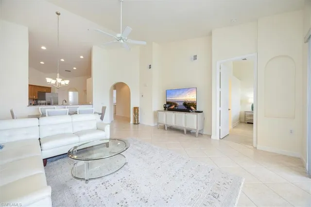 $6,000 | 3057 Driftwood Way, Unit 4004, Naples, FL 34109