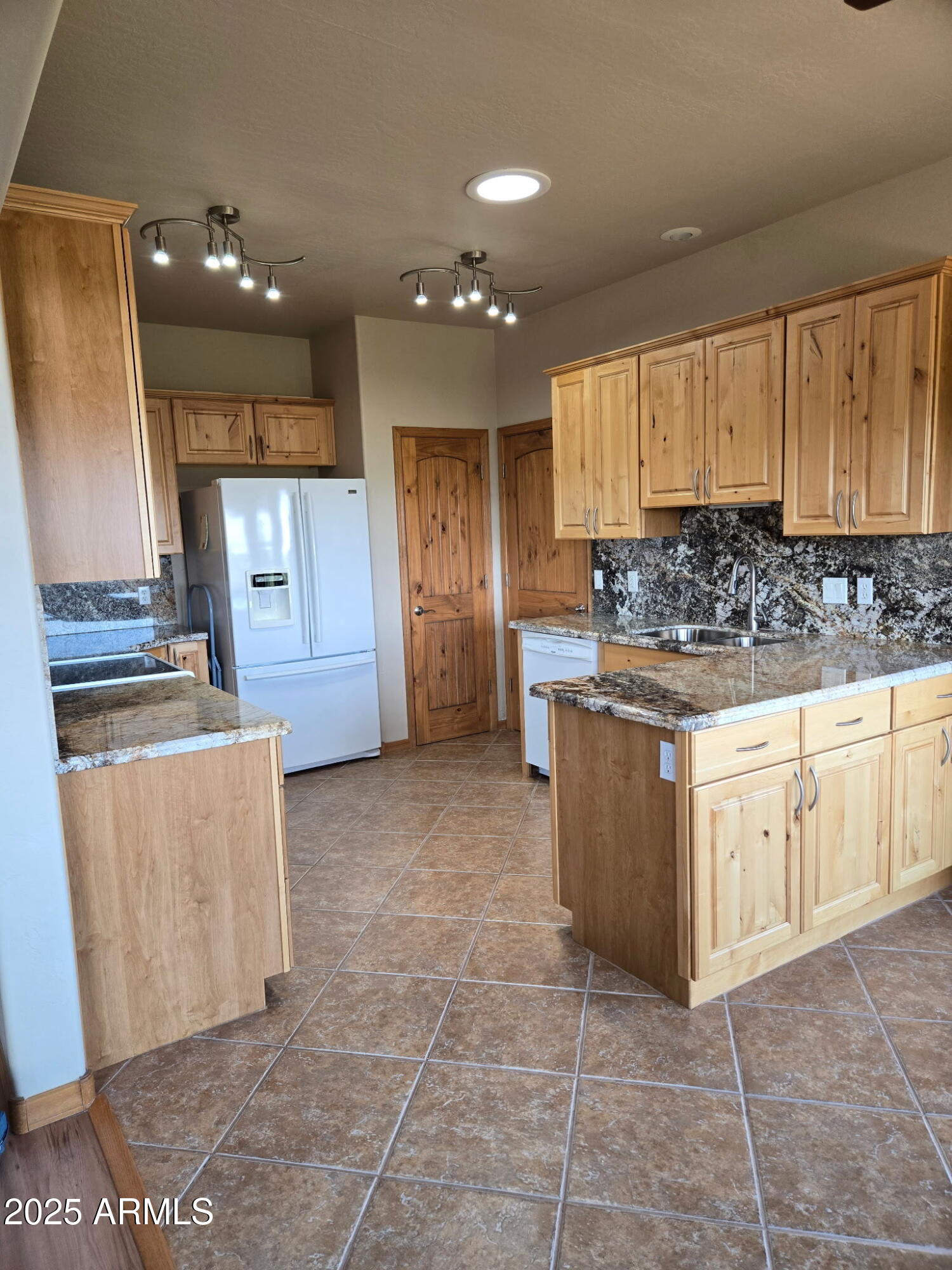 3645 Zane Grey Trail Overgaard, AZ 85933 - Photo 6 of 31 2975272129804331684