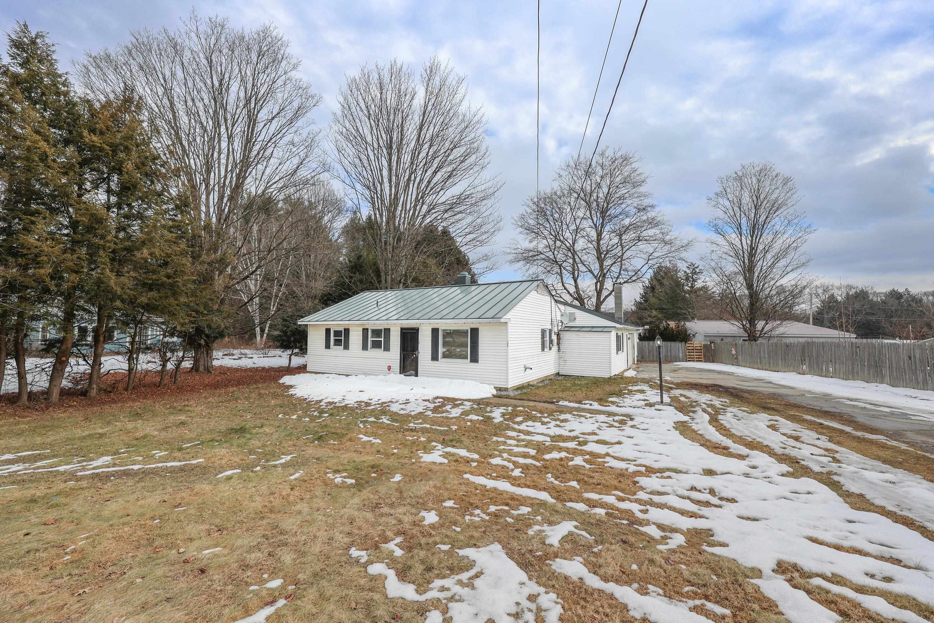 308 South Street Springfield, VT 05156 - Photo 2 of 28