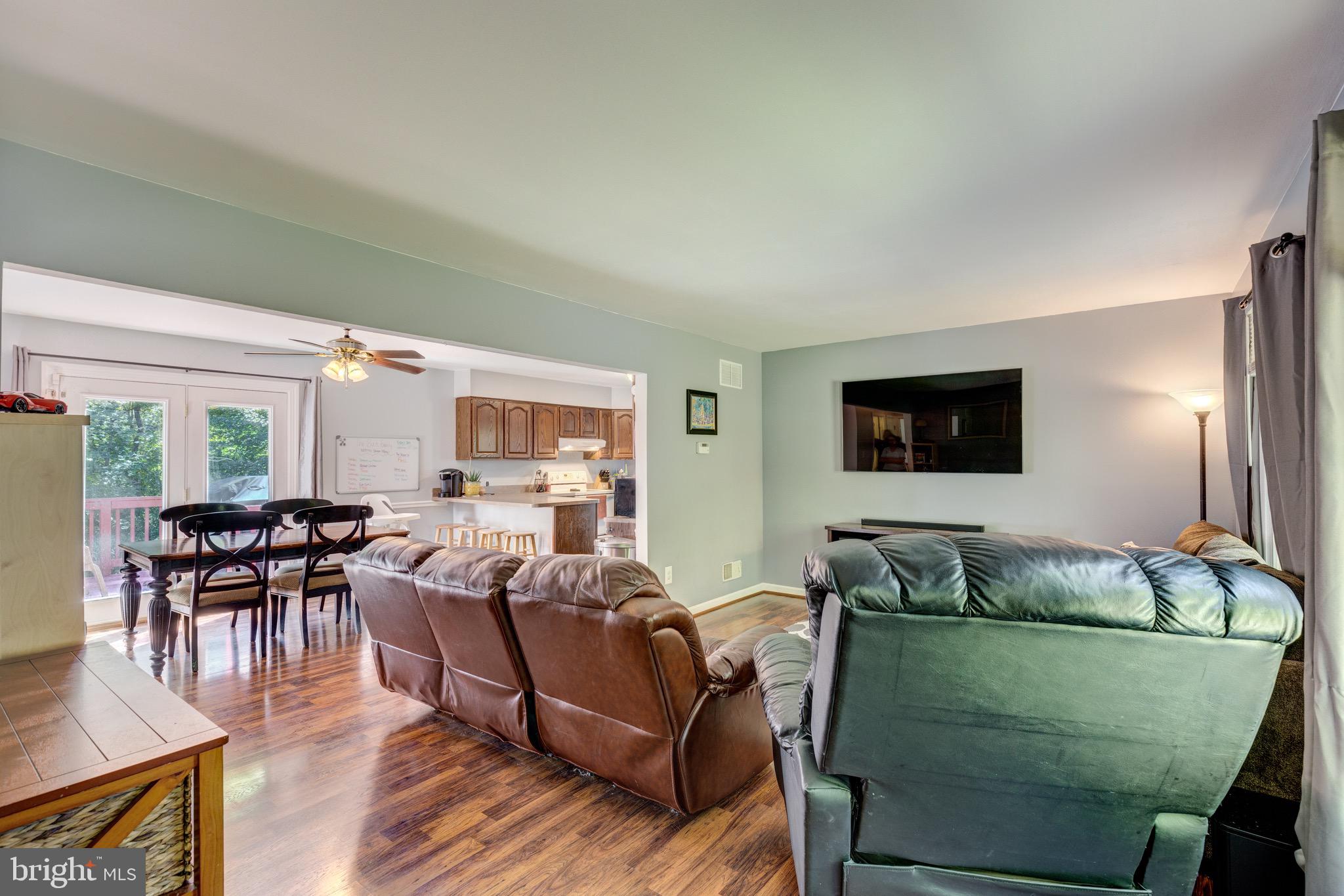 3993 Sells Mill Road Taneytown, MD 21787 - Photo 14 of 40 Living Room