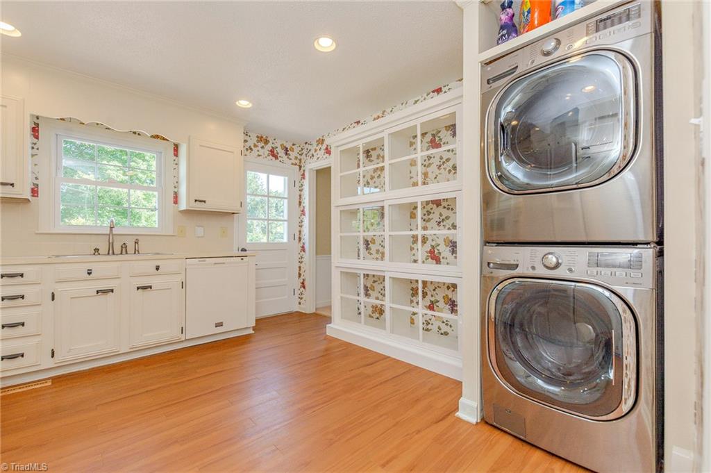 7085 Idols Road Clemmons, NC 27012 - Photo 14 of 39 Gallery Image 14