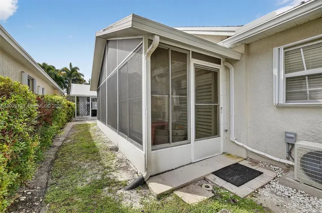 $1,900 | 210 Northwest Zanzibar Place, Port St. Lucie, FL 34986