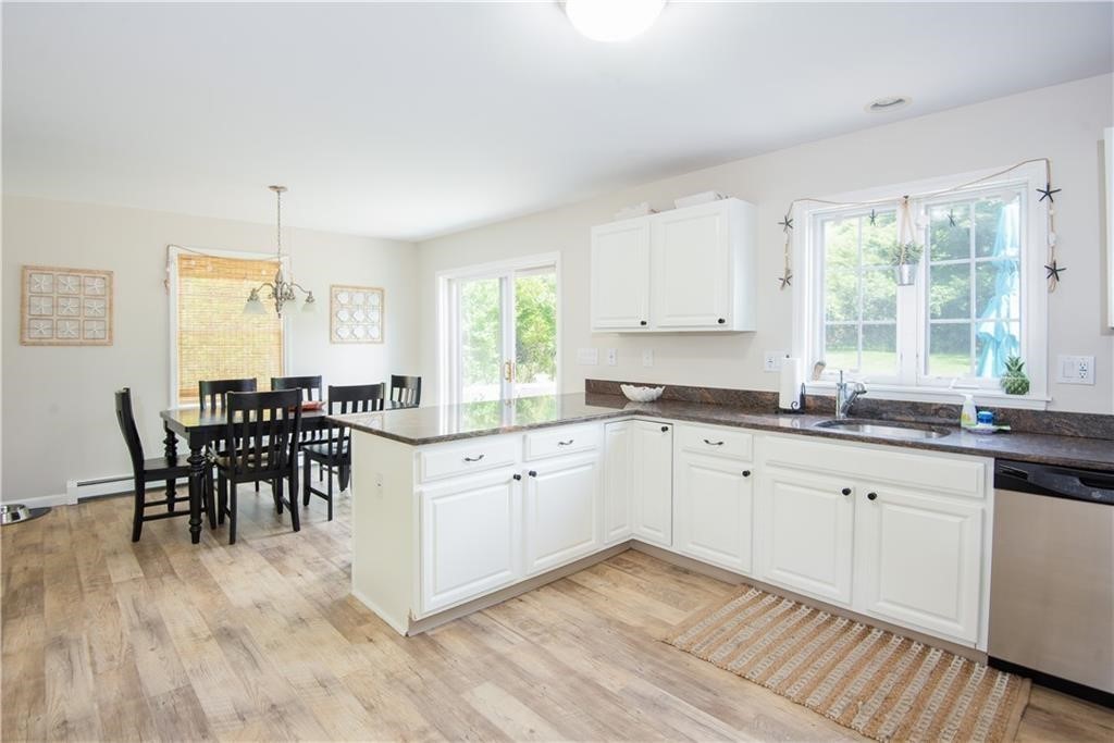 663 Aquidneck Avenue Middletown, RI 02842 - Photo 11 of 27