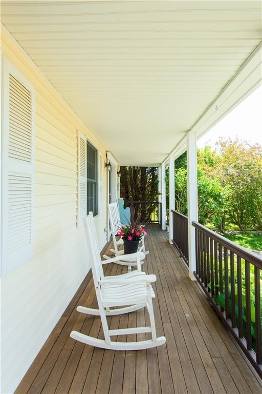 663 Aquidneck Avenue Middletown, RI 02842 - Photo 3 of 27