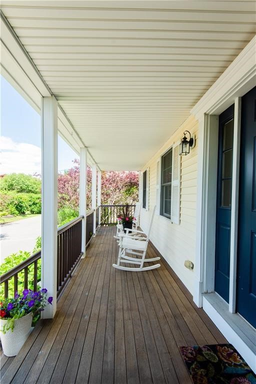 663 Aquidneck Avenue Middletown, RI 02842 - Photo 4 of 27