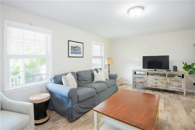 $10,000 | 663 Aquidneck Avenue, Middletown, RI 02842