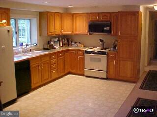 91 Old New Road Warrington, PA 18976 - Photo 3 of 6 Gallery Image 3