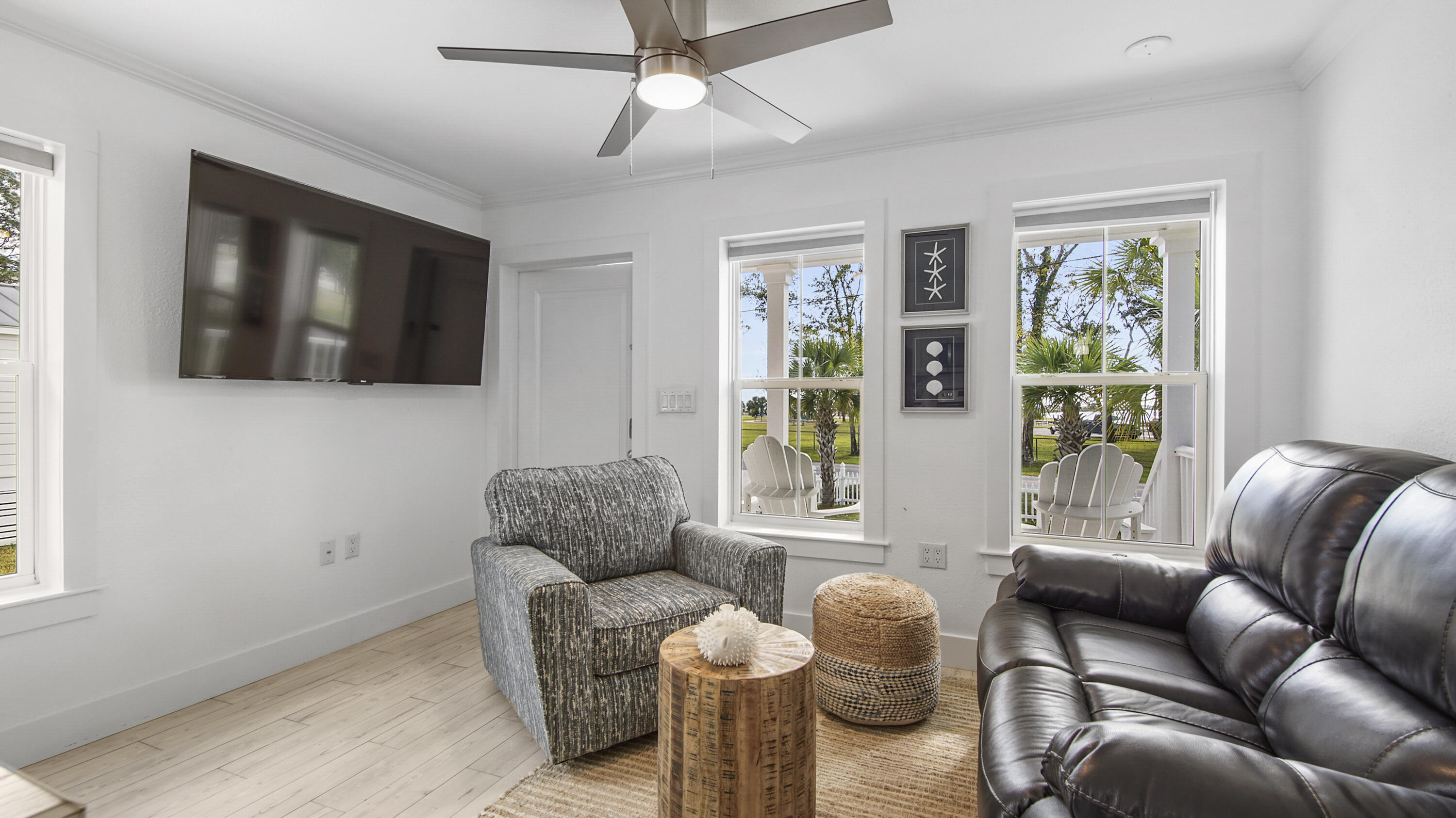 2961 Bay Grove Road Freeport, FL 32439 - Photo 13 of 27 Let's watch TV
