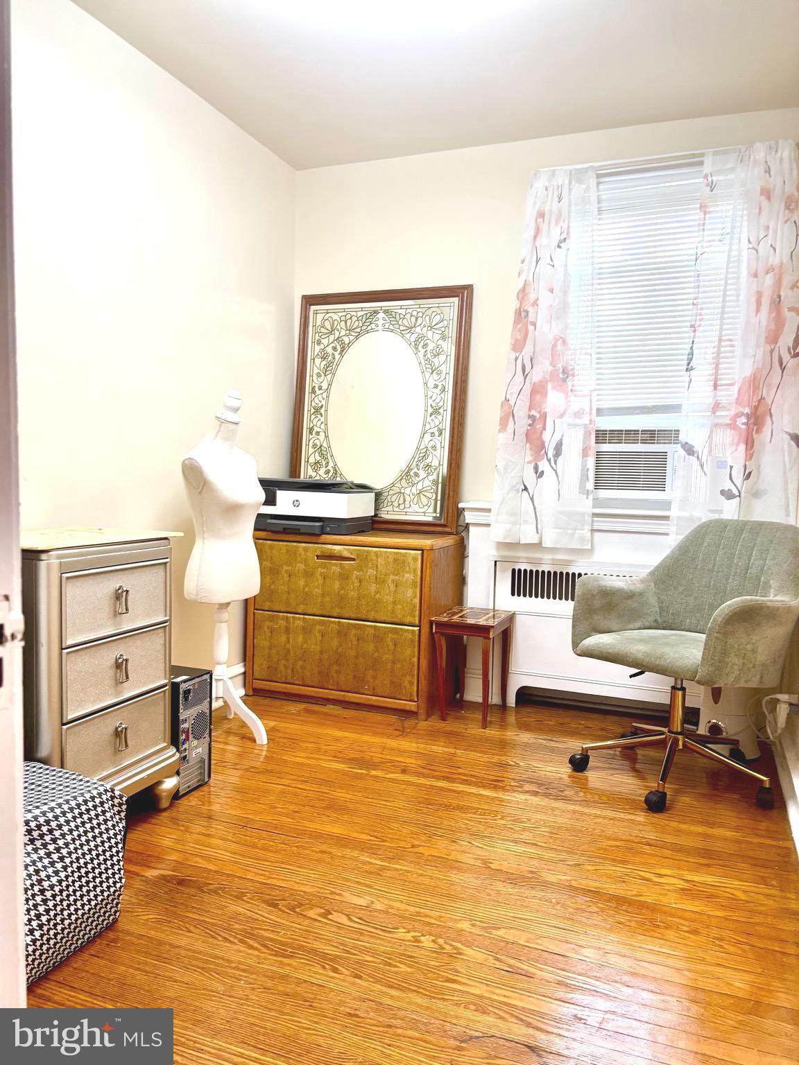 426 Slocum Street Philadelphia, PA 19119 - Photo 11 of 29 Middle Bedroom