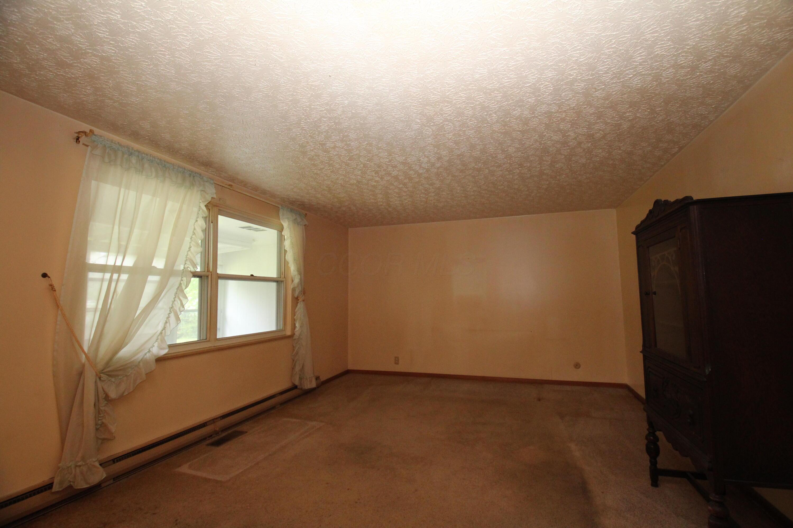 5726 Refugee Road Baltimore, OH 43105 - Photo 11 of 29 IMG_7234