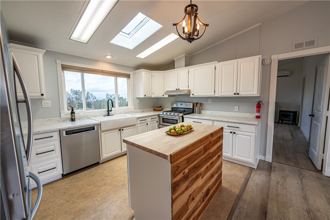 2765 North Silver Springs Road Kingman, AZ 86401 - Photo 40 of 60 Kitchen