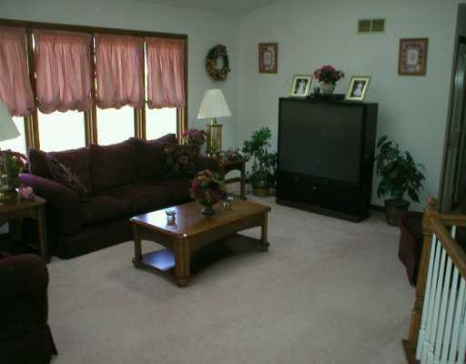 3 Meadowridge Road Harrison City, PA 15636 - Photo 5 of 8 Living Room.