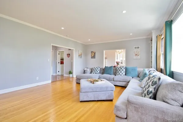 $899,222 | 1 Noel Drive, Ossining, NY 10562