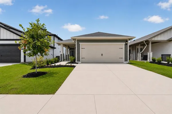 $1,950 | 3048 Belton Drive, Farmersville, TX 75442